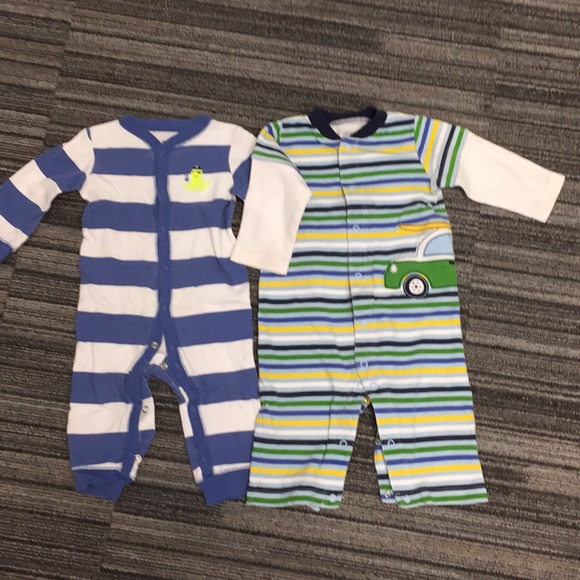 9month one-piece pajama bundle. 5- pairs - Picture 2 of 4